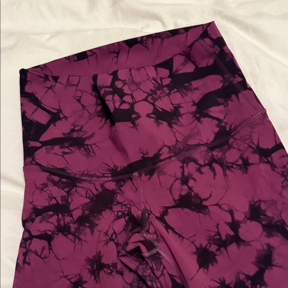 Lululemon Wunder Under High-Rise Leggings – Purple Tie Dye – Full Length - Picture 7 of 8